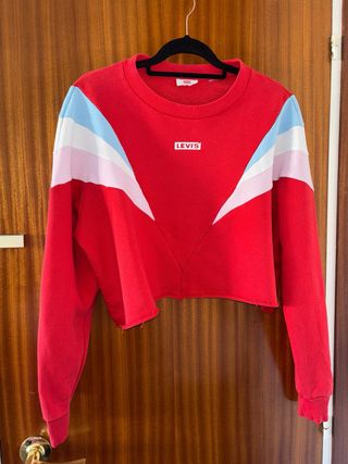 Sudadera Levi's roja con diseño