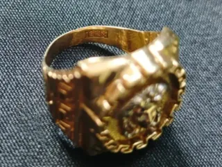 Anillo oro medusa Versace