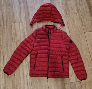 Giacca Mistral rossa con cappuccio