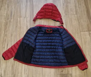 Giacca Mistral rossa con cappuccio