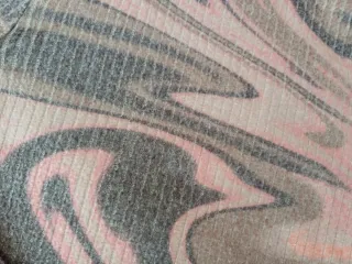 Jersey Bershka ajustado cuello alto estampado