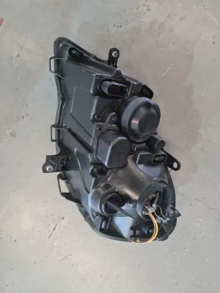 Faro derecho VW Polo