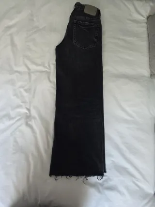 Pantalón vaquero ancho negro