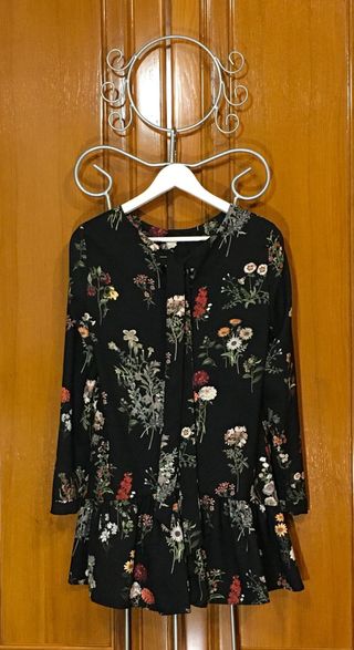 Vestido negro estampado floral