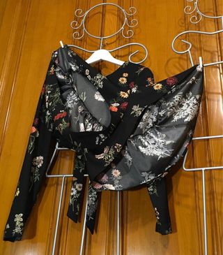 Vestido negro estampado floral