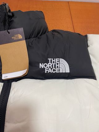 Chaqueta The North Face Negra y Blanca