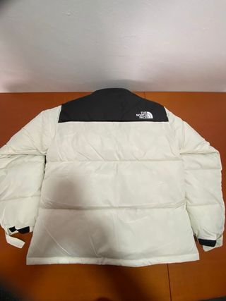 Chaqueta The North Face Negra y Blanca