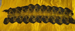 Mantilla antigua encaje blonda negra 110x3