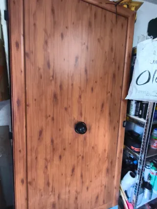 Puerta aluminio color madera entrada