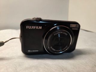 Cámara Fujifilm Finepix JX 14MP + Tarjeta SD 4GB