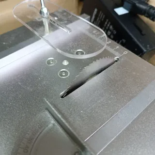 Minisierra de mesa para maquetas