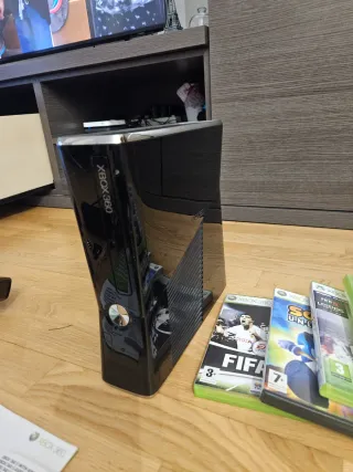 Xbox 360 Kinect + 4 Mandos + Juegos