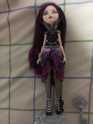 Muñeca Raven Queen Ever After High