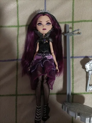 Muñeca Raven Queen Ever After High