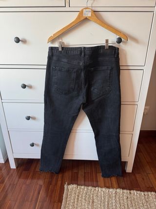 Pantalón vaquero Zara gris oscuro T.40