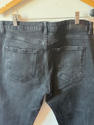 Pantalón vaquero Zara gris oscuro T.40