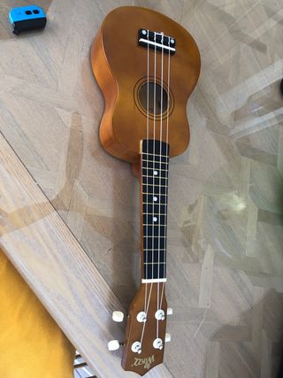 Ukelele marrón