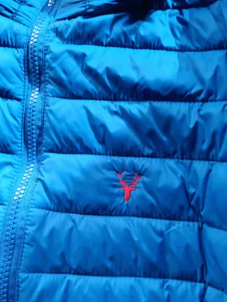 Chaqueta de plumas azul