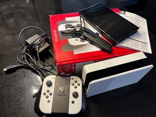 Nintendo Switch OLED Bianca