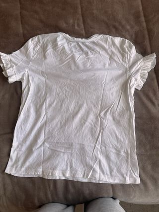 Camiseta blanca con cita Charlotte Brontë