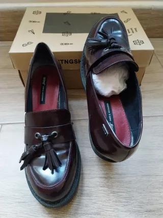 Zapatos mujer color burdeos con tacón de 7 cm