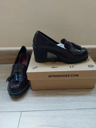 Zapatos mujer color burdeos con tacón de 7 cm