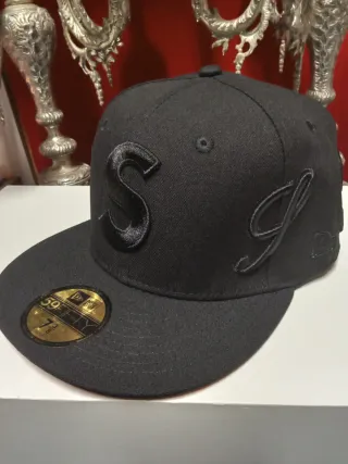 Gorra New Era 59Fifty Negra Supreme Talla 7.3/8