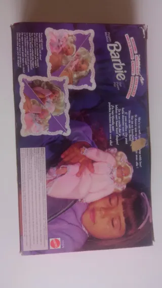 Barbie con pigiama rosa per dormire