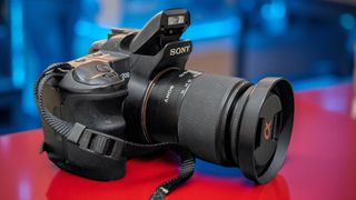 Cámara Sony A200 + Objetivo 18-70 + Tarjeta