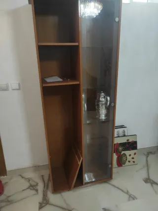 Vitrina de madera y cristal para regalo