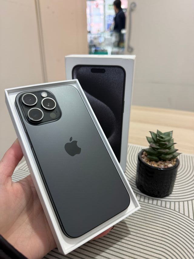 IPHONE 15 PRO MAX 256GB como nuevo