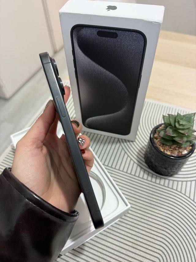 IPHONE 15 PRO MAX 256GB como nuevo