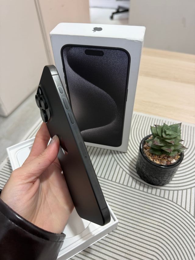 IPHONE 15 PRO MAX 256GB como nuevo