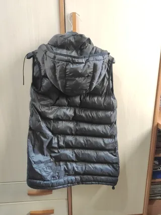 Abrigo Zara Negro Sin Mangas Con Gorro Talla XS