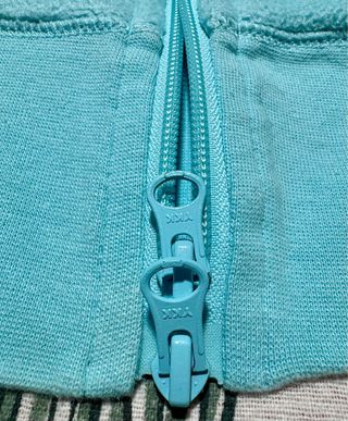 Patta Polar con Cremallera y Capucha