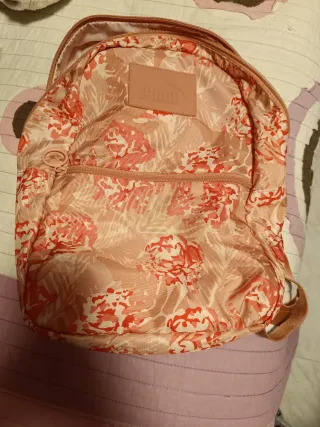 Mochila Puma floral rosa sin etiqueta