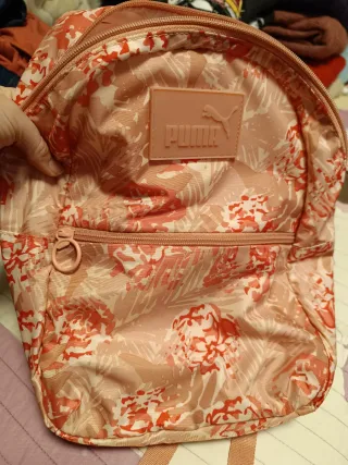 Mochila Puma floral rosa sin etiqueta