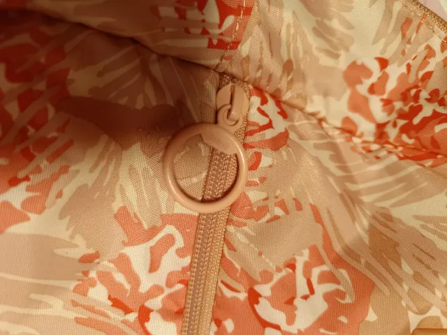 Mochila Puma floral rosa sin etiqueta