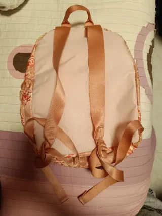 Mochila Puma floral rosa sin etiqueta