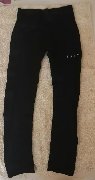 Leggings negros con detalle tejido