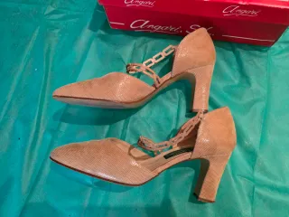 Zapatos de vestir Lorena Gonzalez Beige/Marrón