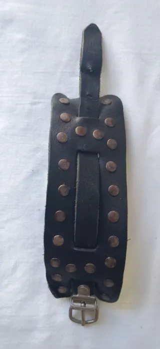 Pulsera muñequera de cuero