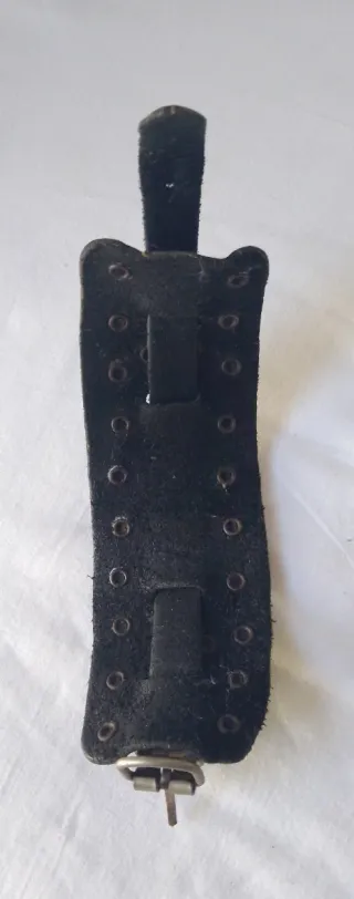 Pulsera muñequera de cuero