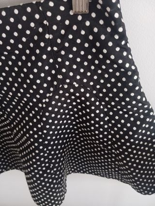 Minifalda Stradivarius lunares negra