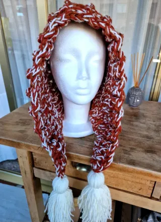 Gorro Lana Suave con Pompones