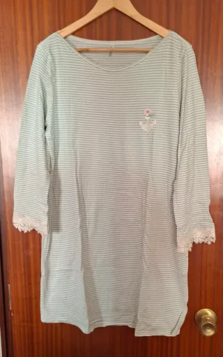 Conjunto Intimissimi camisón y bata