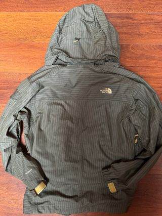 Chaqueta The North Face Verde Rayas