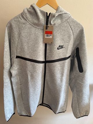 Chaqueta Nike Tech Gris
