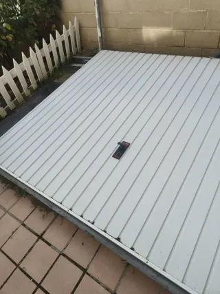 Puerta de garaje metálica