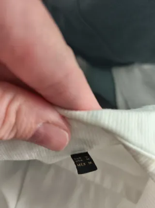 Camisa blanca Massimo Dutti con detalle rosa